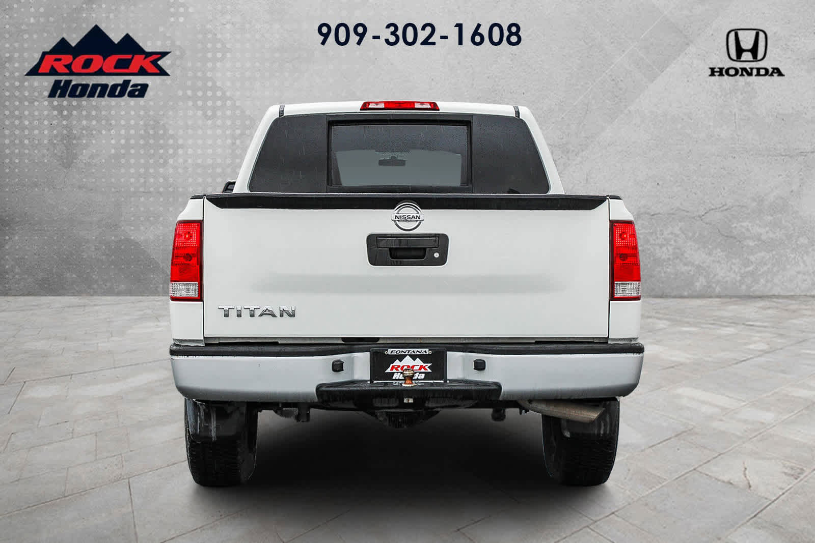 Used 2015 Nissan Titan S image 4