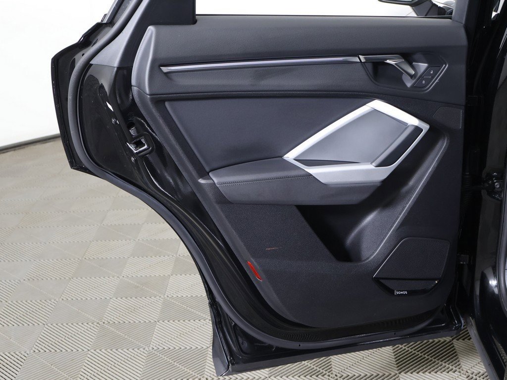 Used 2023 Audi Q3 2.0T Premium Plus w/ Premium Plus Package image 27