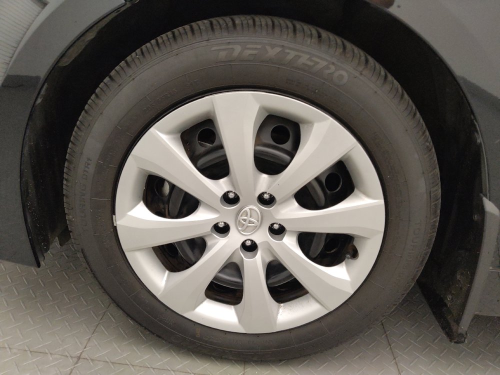 Used 2025 Toyota Corolla LE FWD image 31