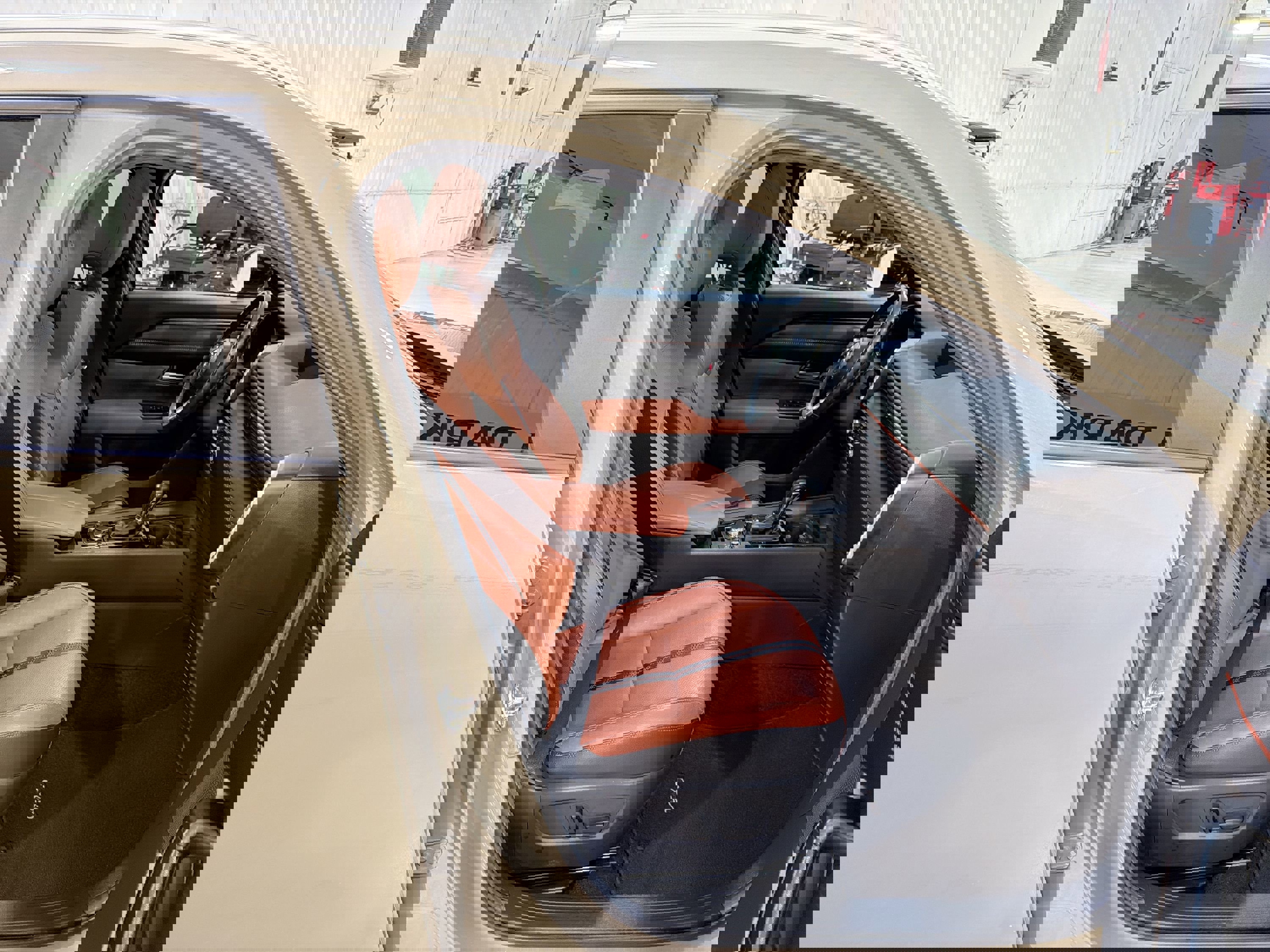 Used 2024 MAZDA CX-50 AWD 2.5 Turbo image 28