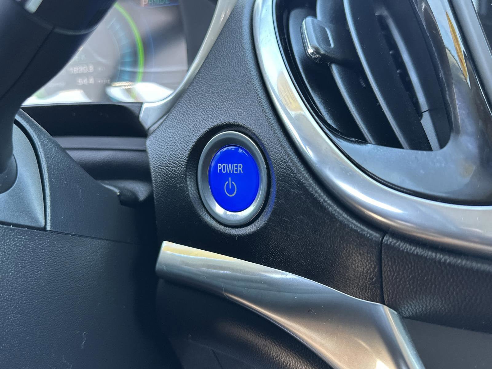 Used 2018 Chevrolet Volt Premier w/ Driver Confidence Package FWD image 28