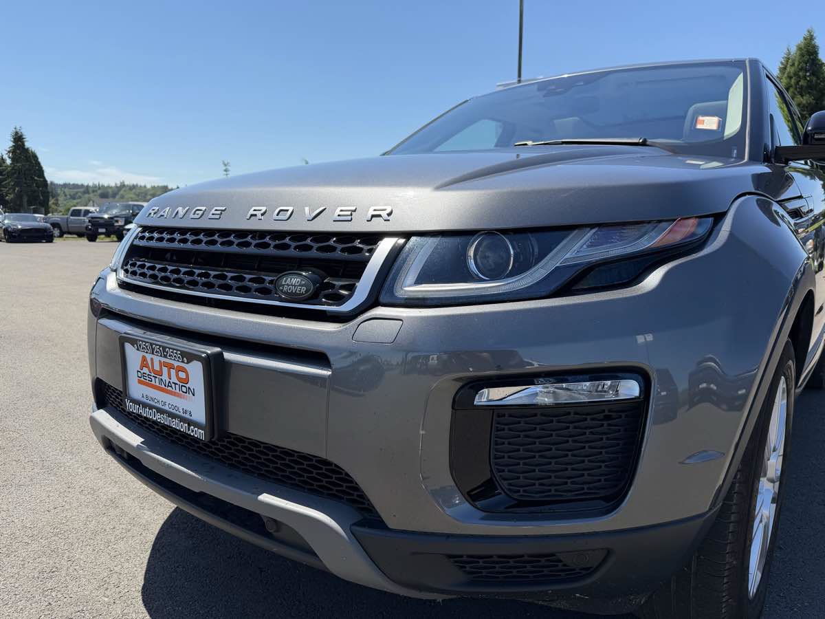 Used 2019 Land Rover Range Rover Evoque SE AWD/4WD image 13