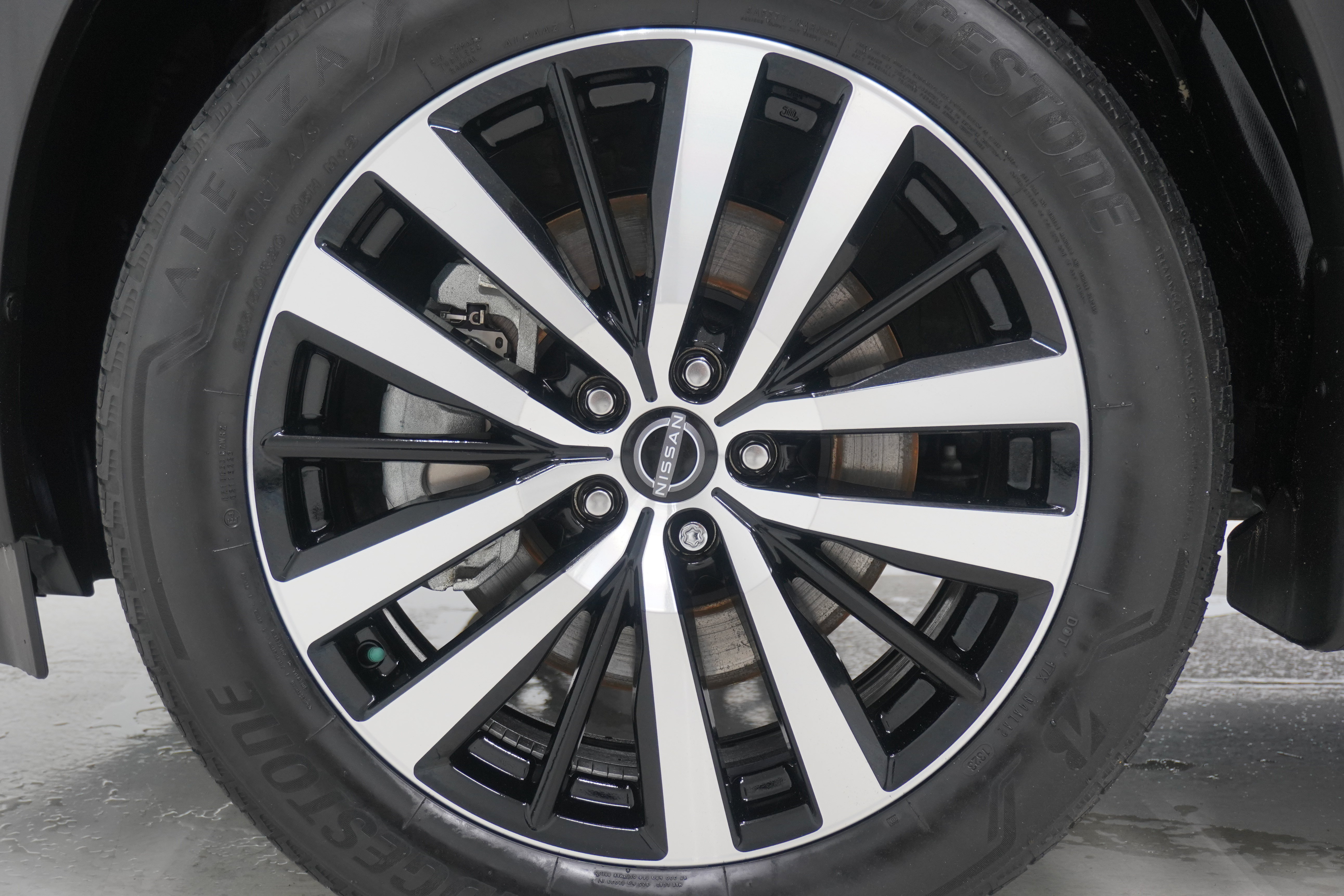 Used 2023 Nissan Pathfinder Platinum FWD image 36
