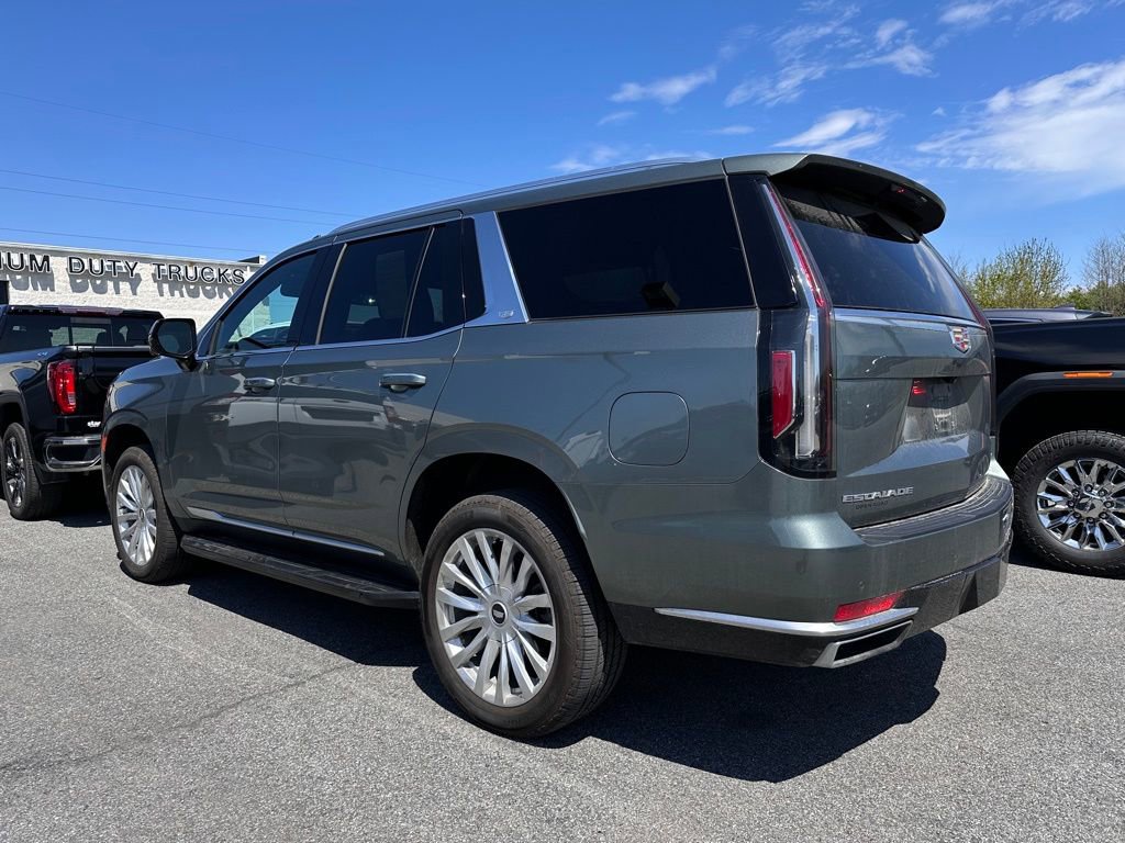 Used 2024 Cadillac Escalade Luxury AWD/4WD image 3