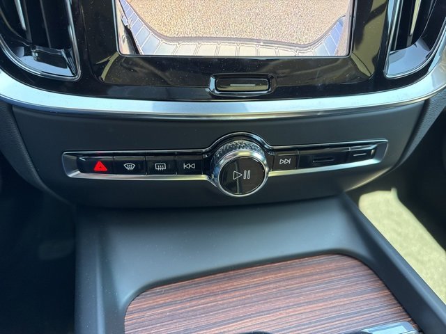 New 2026 Volvo V60 B5 Cross Country Plus w/ Protection Package Premier image 16