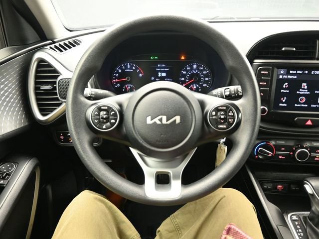 Used 2022 Kia Soul LX w/ Technology Package FWD image 17