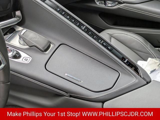 Used 2024 Chevrolet Corvette Stingray Convertible RWD image 16