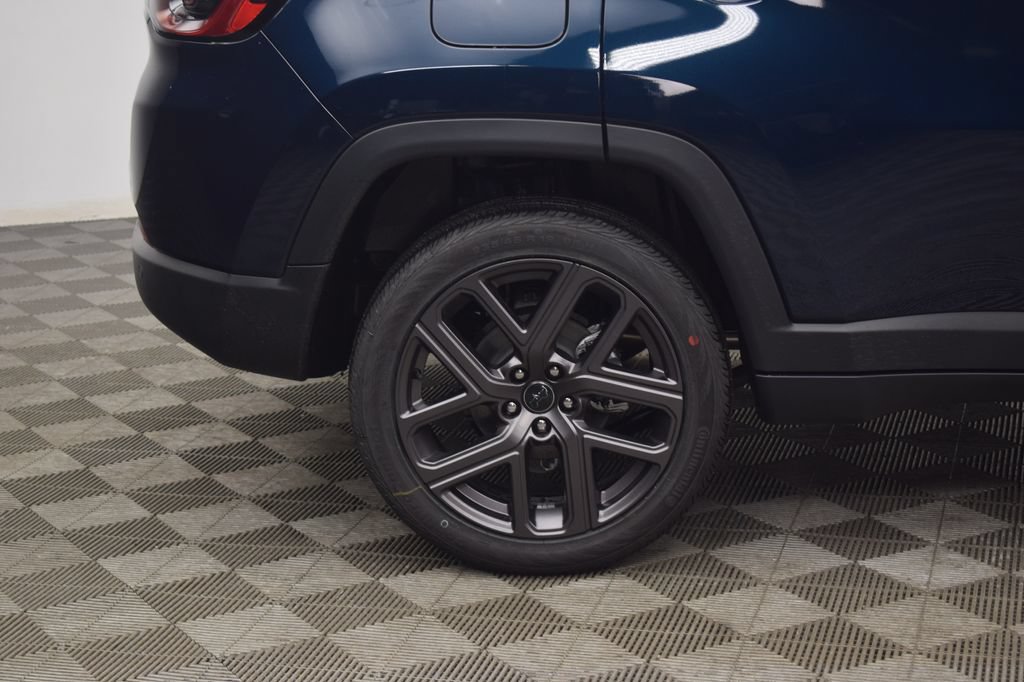 New 2026 Jeep Compass Limited w/ Sun, Sound & Navigation Group AWD/4WD image 8