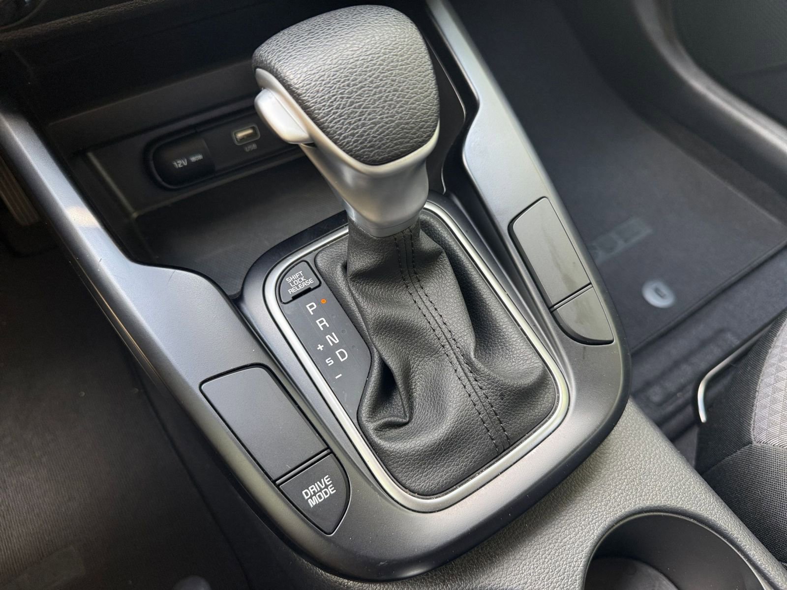 Used 2025 Kia Soul LX w/ LX Technology Package FWD image 41
