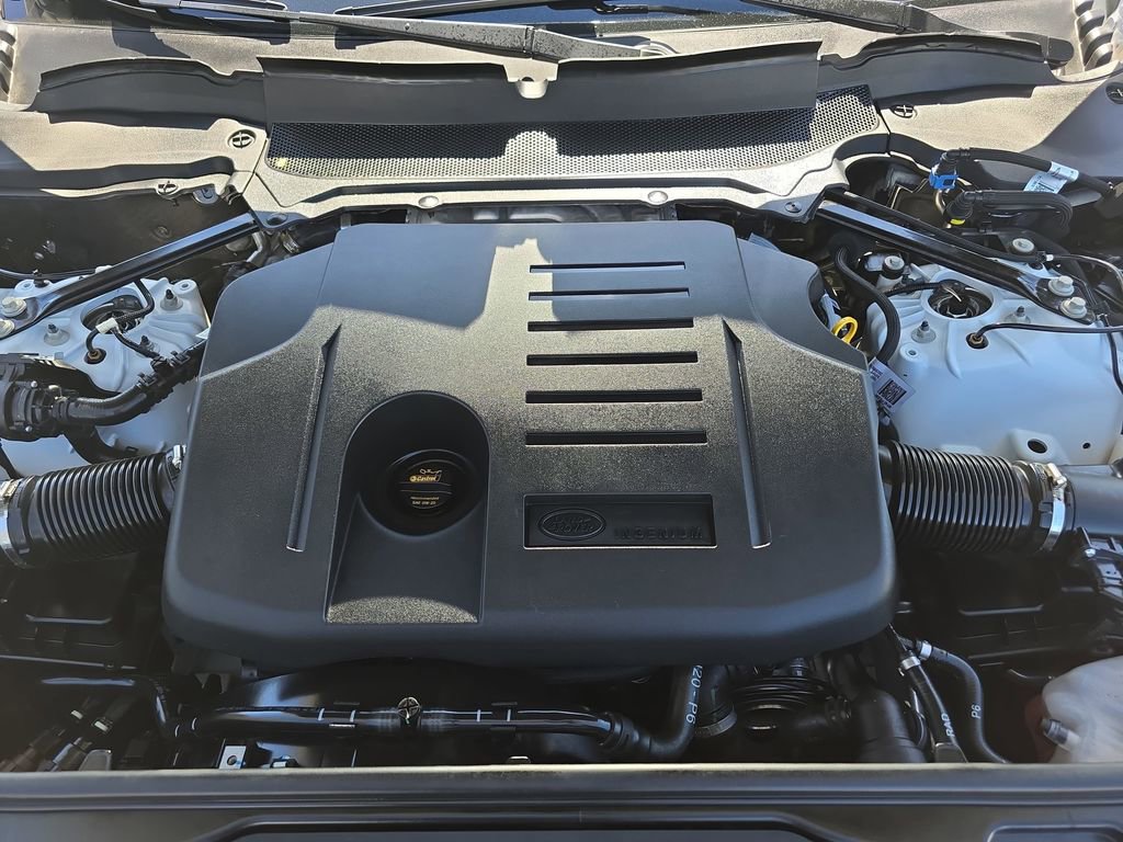 Certified 2023 Land Rover Discovery HSE R-Dynamic image 33