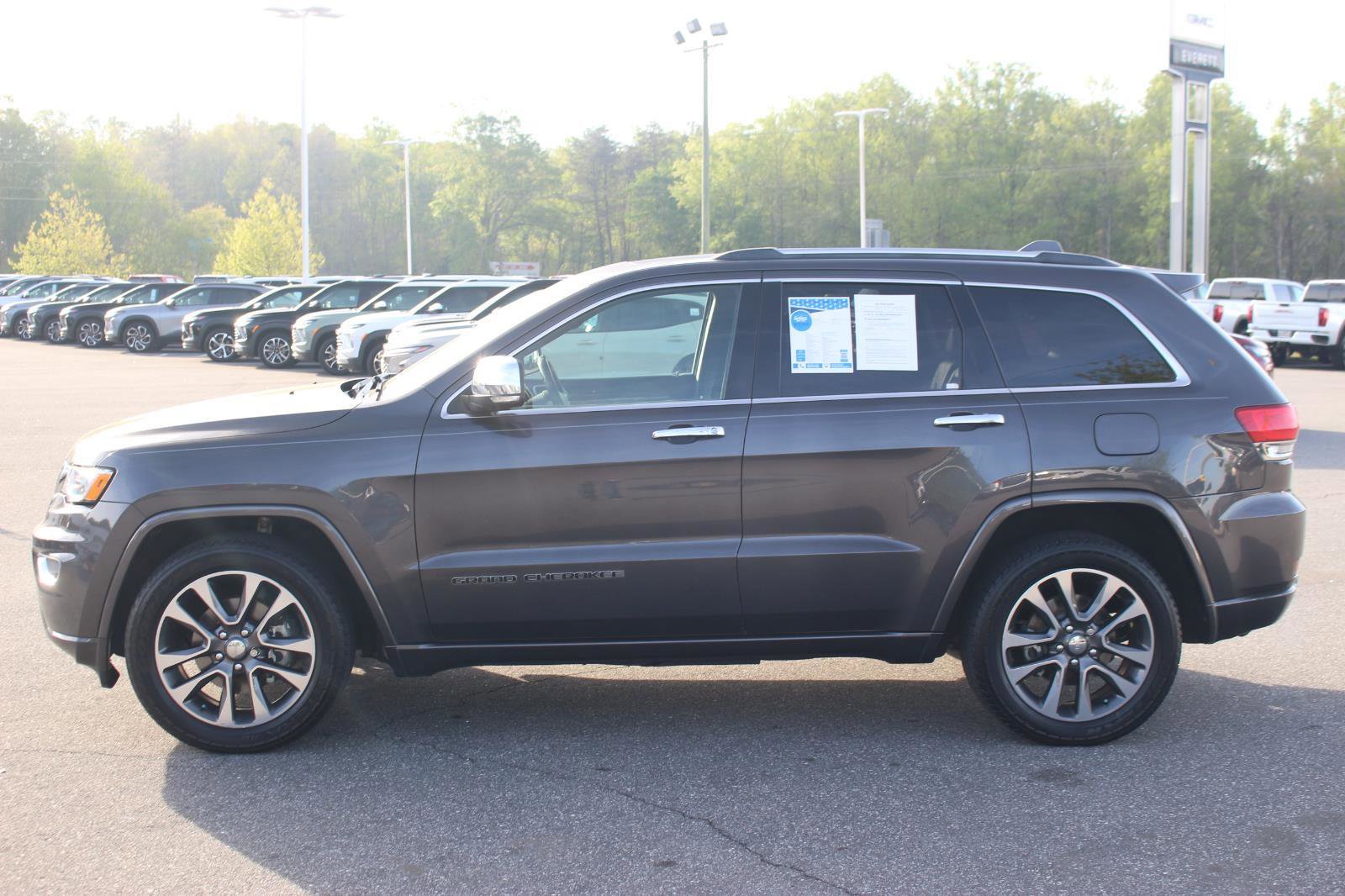 Used 2018 Jeep Grand Cherokee Overland RWD image 4