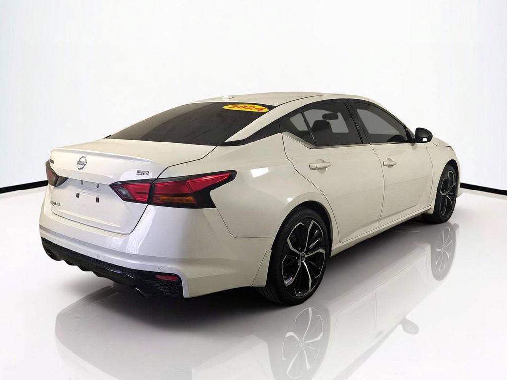Used 2024 Nissan Altima 2.5 SR FWD image 5