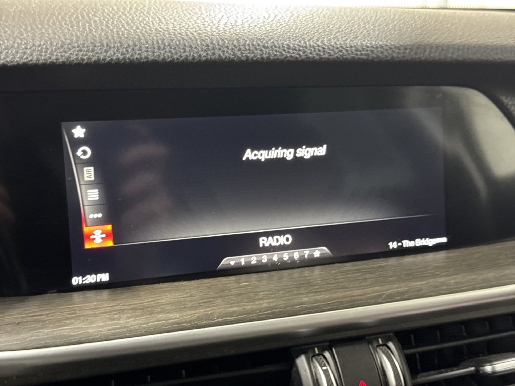 Used 2018 Alfa Romeo Stelvio Ti w/ TI Performance Package AWD/4WD image 14