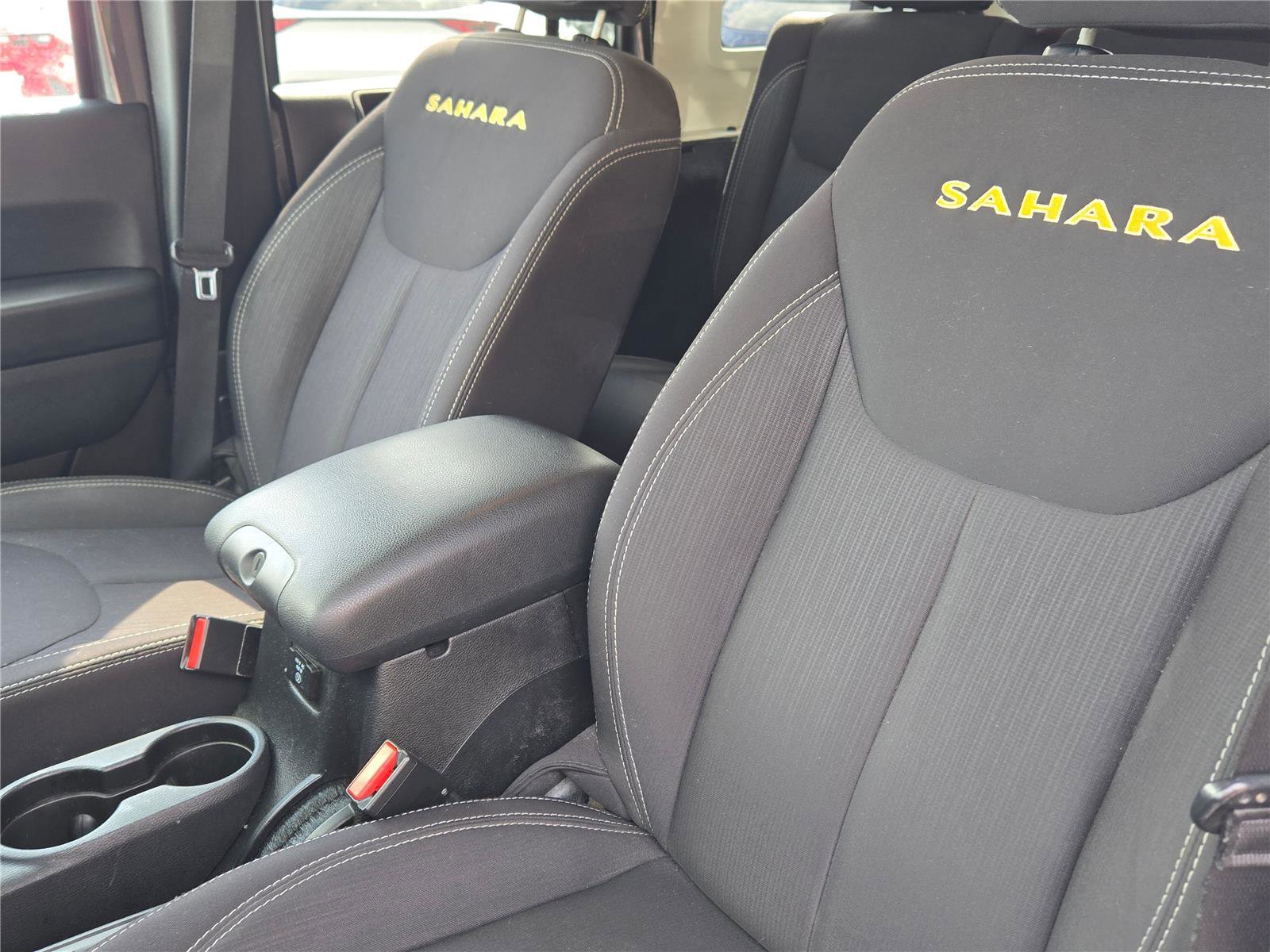 Used 2014 Jeep Wrangler Unlimited Sahara AWD/4WD image 17