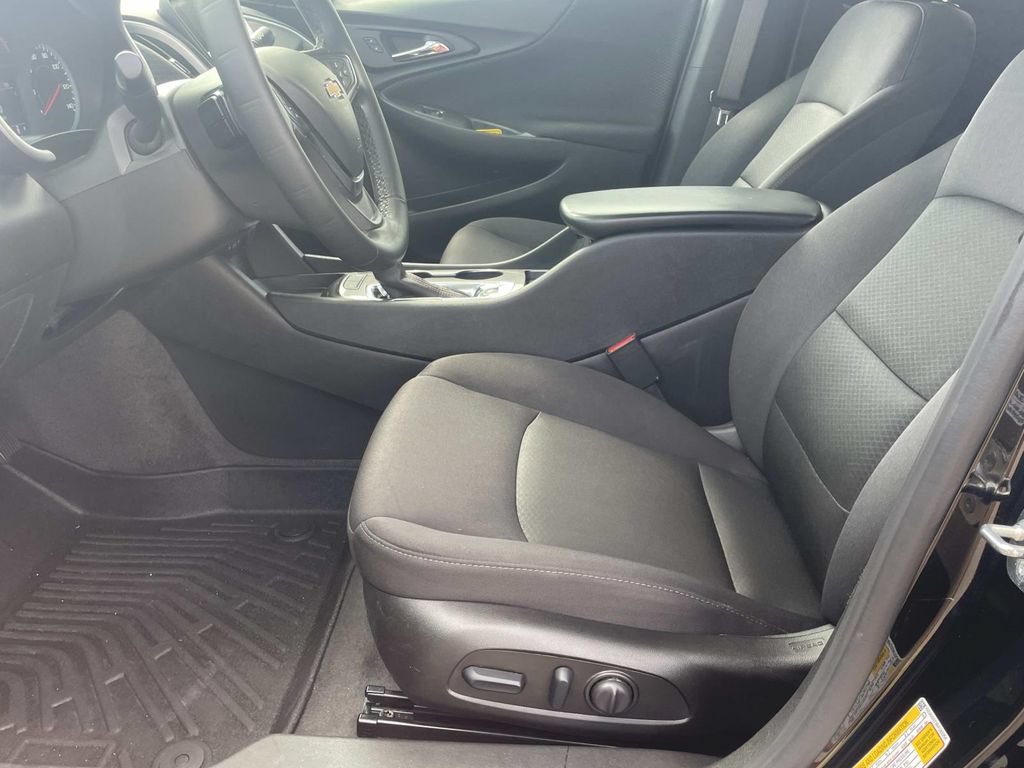 Used 2024 Chevrolet Malibu RS FWD image 16