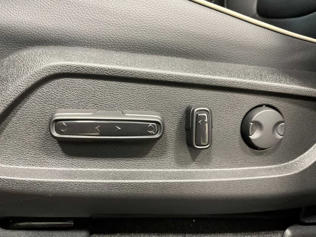 Used 2026 Honda Pilot Elite image 12