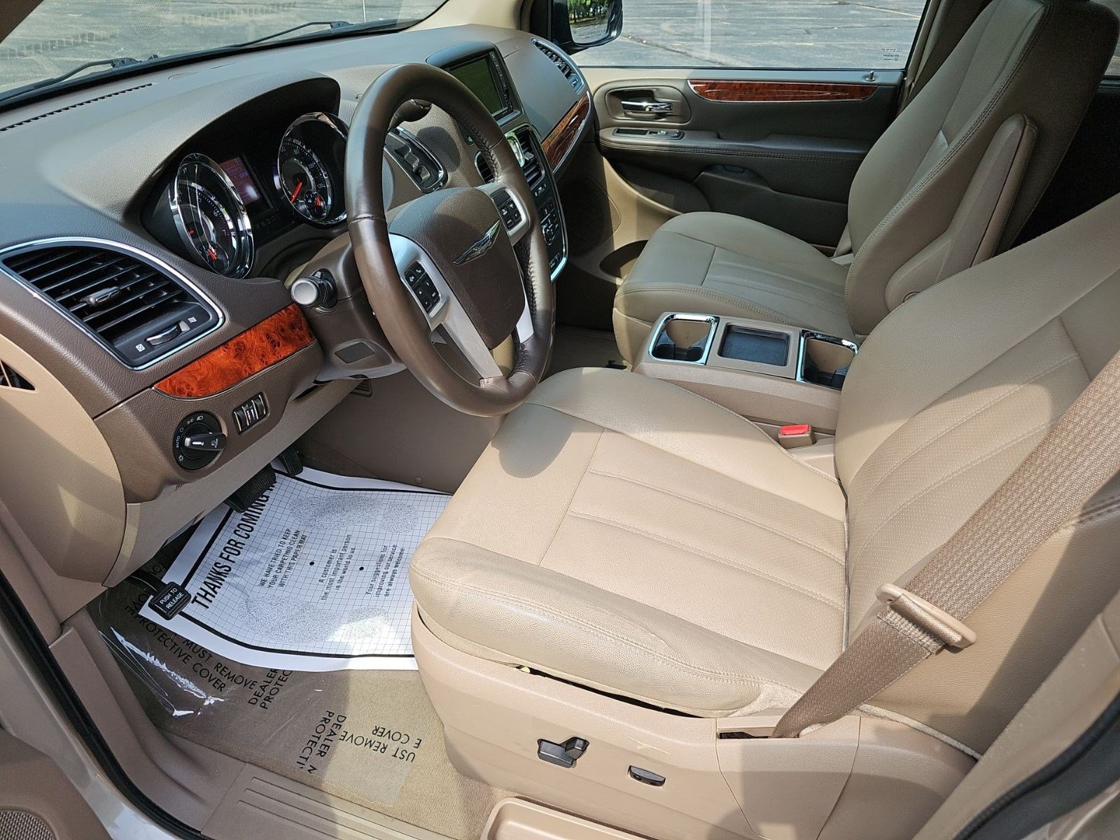 Used 2016 Chrysler Town & Country Touring-L w/ Driver Convenience Group FWD image 22