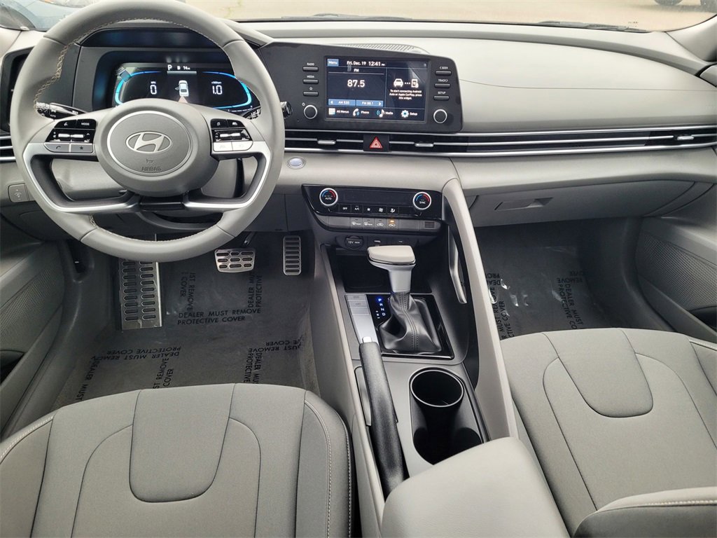 New 2025 Hyundai Elantra Sport image 7