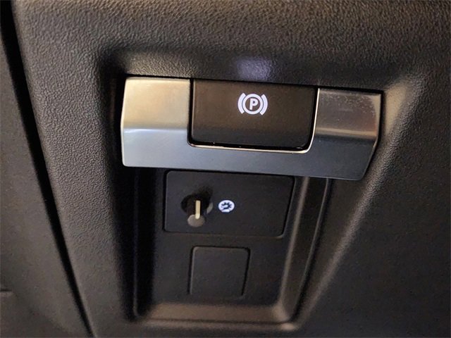 Used 2025 Land Rover Defender 110 X image 21