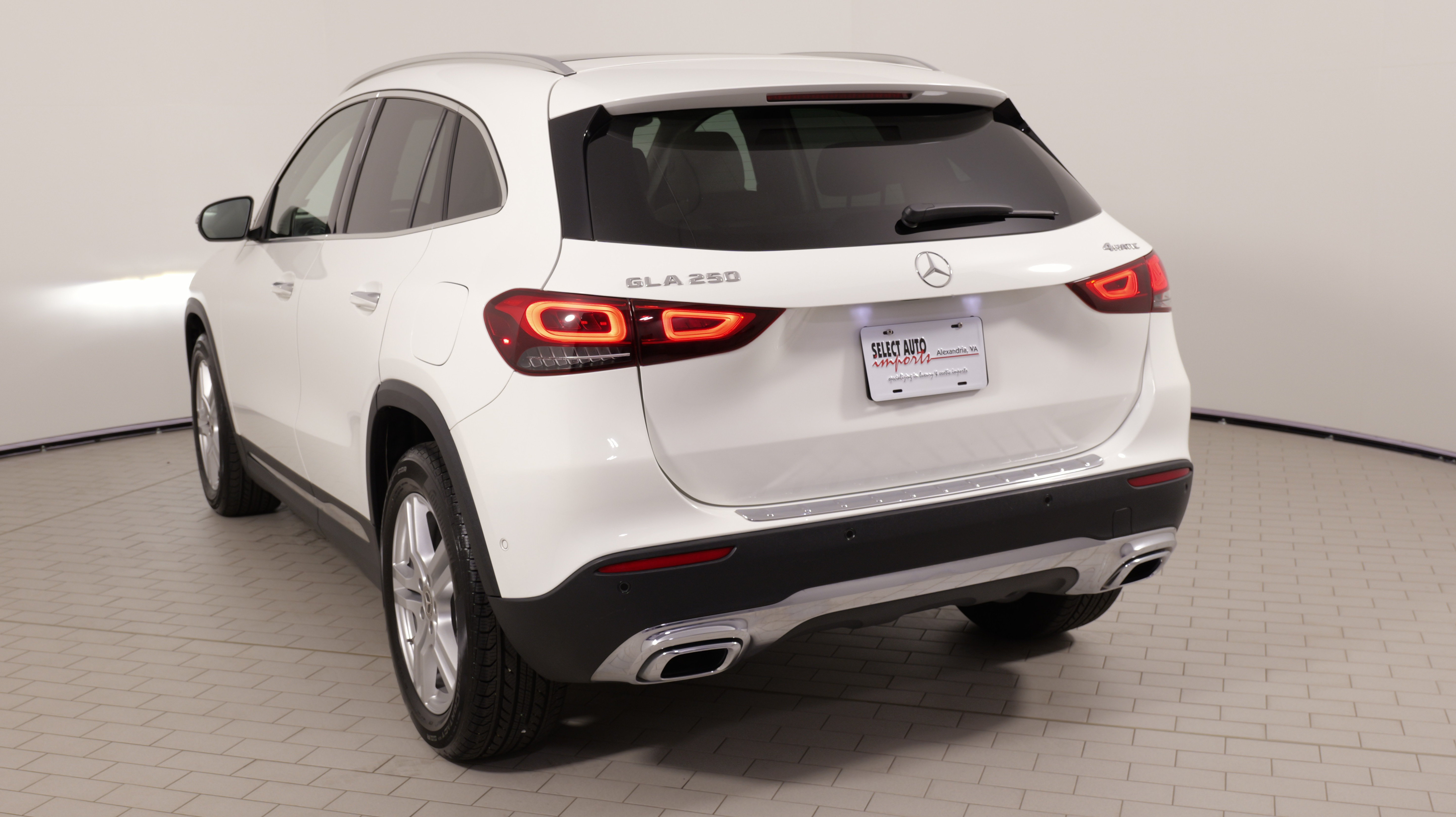 Used 2023 Mercedes-Benz GLA 250 4MATIC image 12
