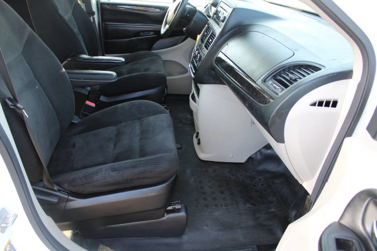 Used 2015 RAM C/V Tradesman image 7