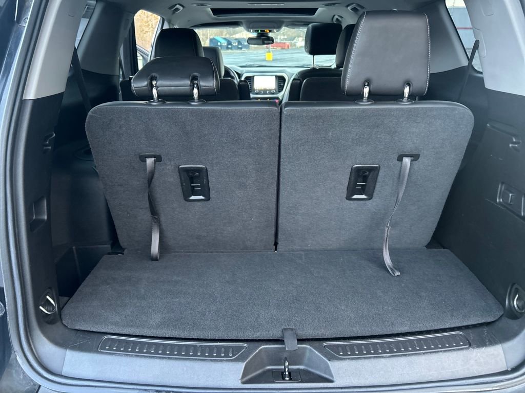 Used 2023 GMC Acadia SLT w/ Technology Package image 27