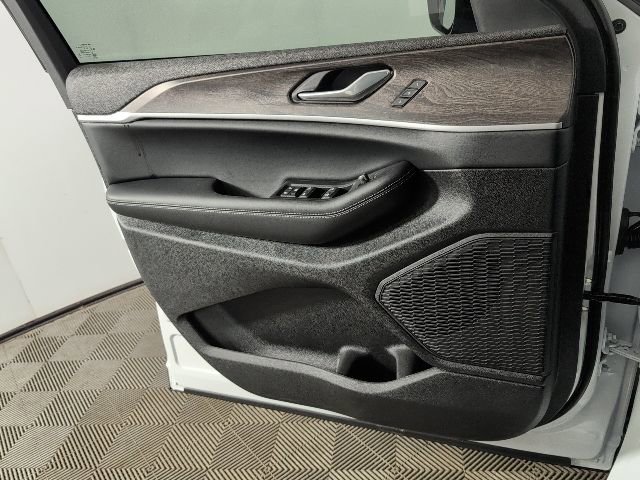 New 2025 Jeep Grand Cherokee L Limited w/ Black Appearance Package image 20