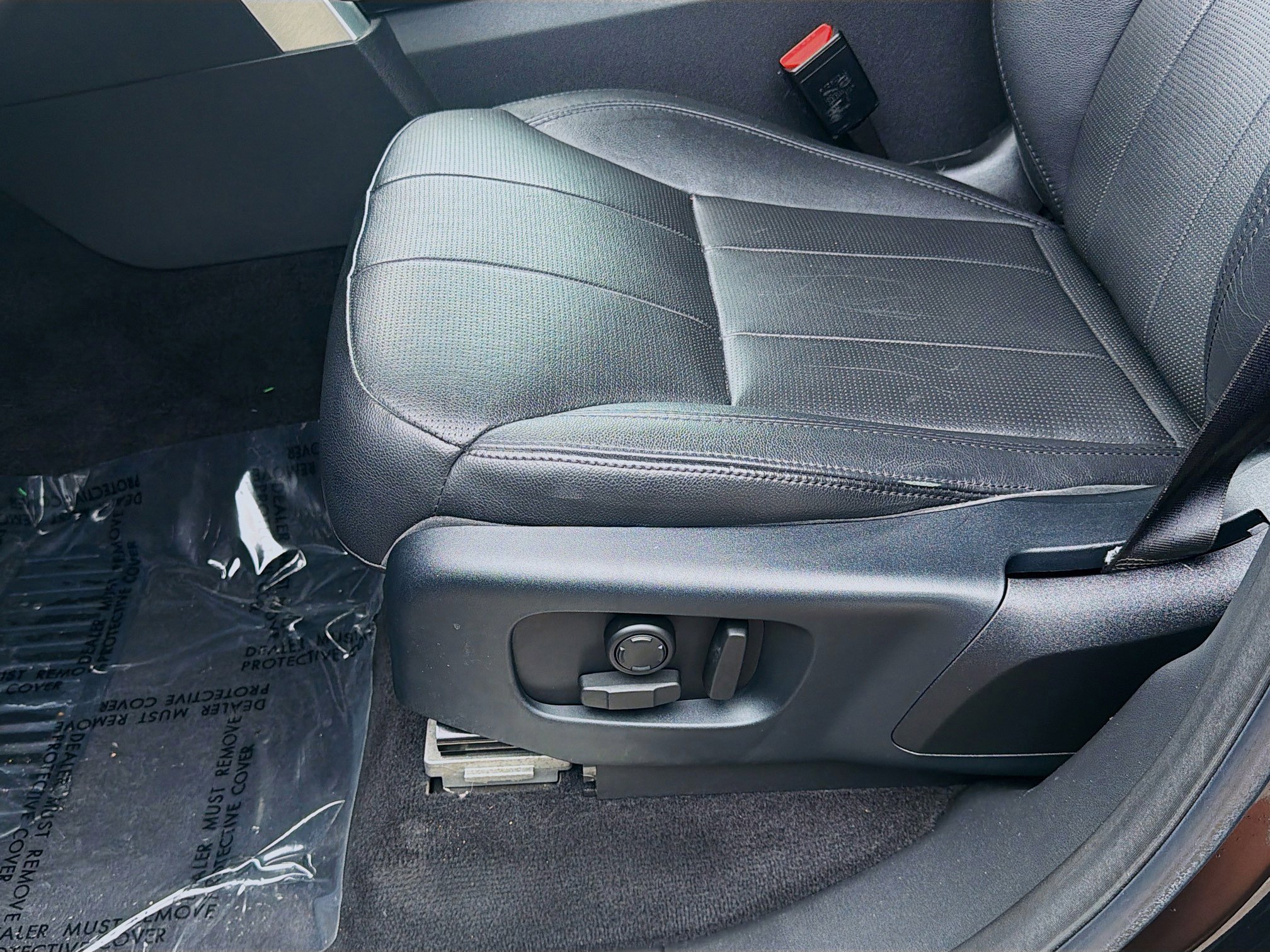 Used 2018 Land Rover Discovery HSE image 18