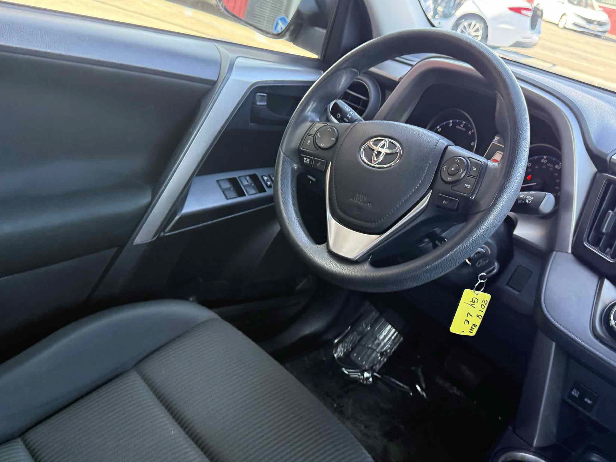 Used 2018 Toyota RAV4 LE w/ All Weather Liner Package FWD image 65