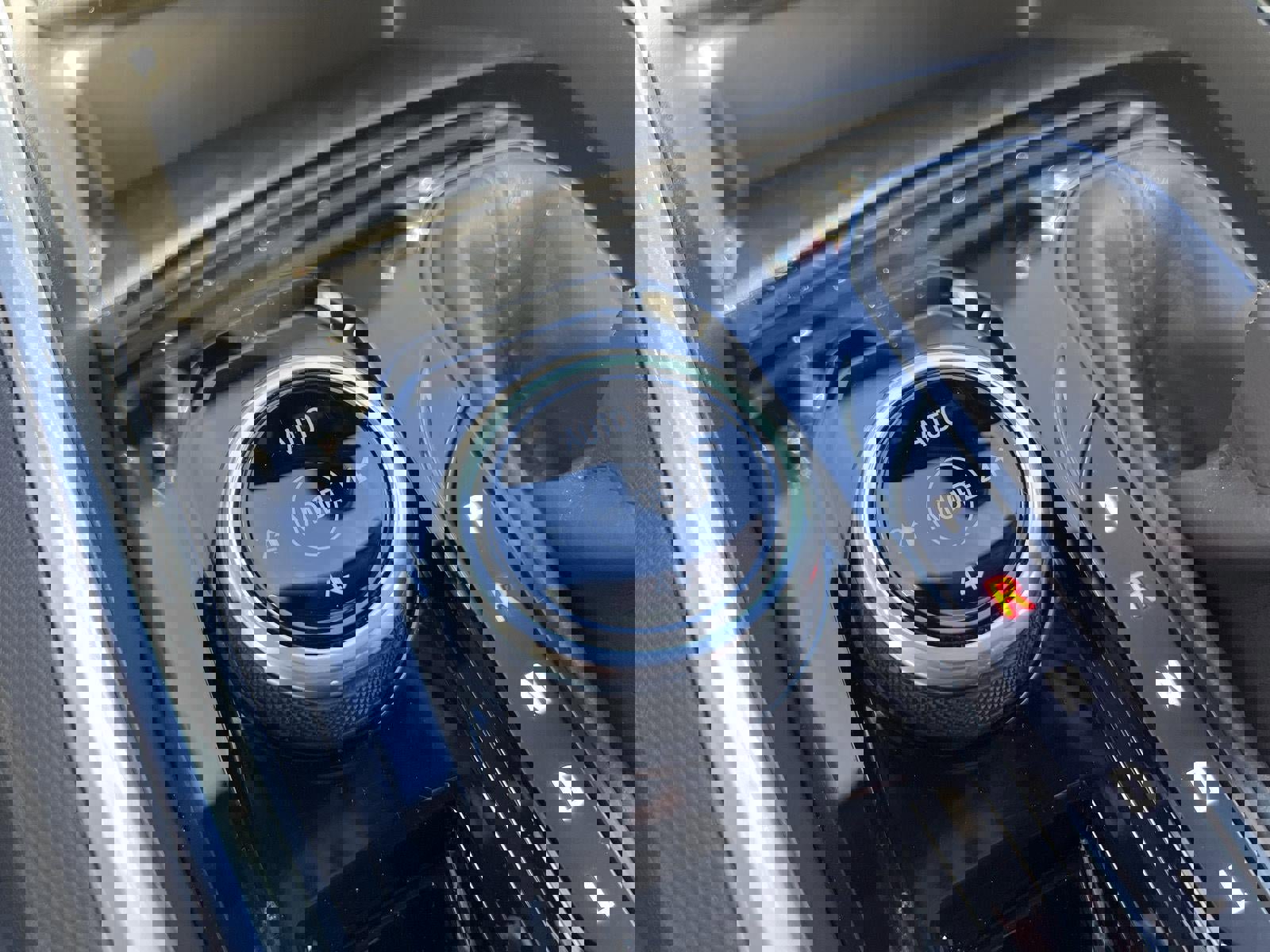 Used 2024 Chevrolet Colorado Trail Boss w/ Technology Package image 23