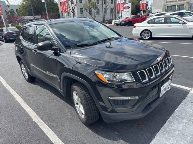 Used 2020 Jeep Compass Sport image 2