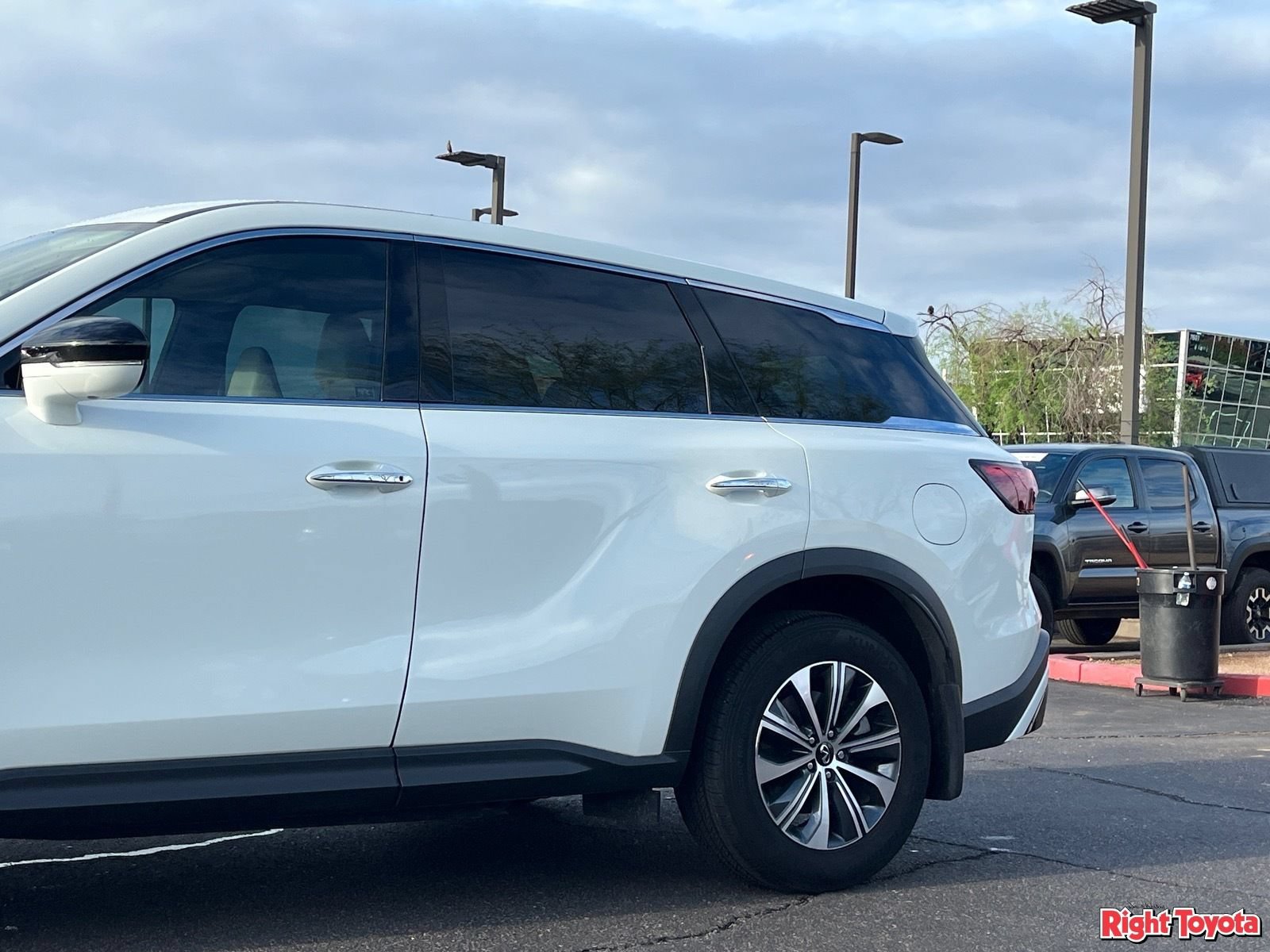 Used 2024 INFINITI QX60 Pure AWD/4WD image 9