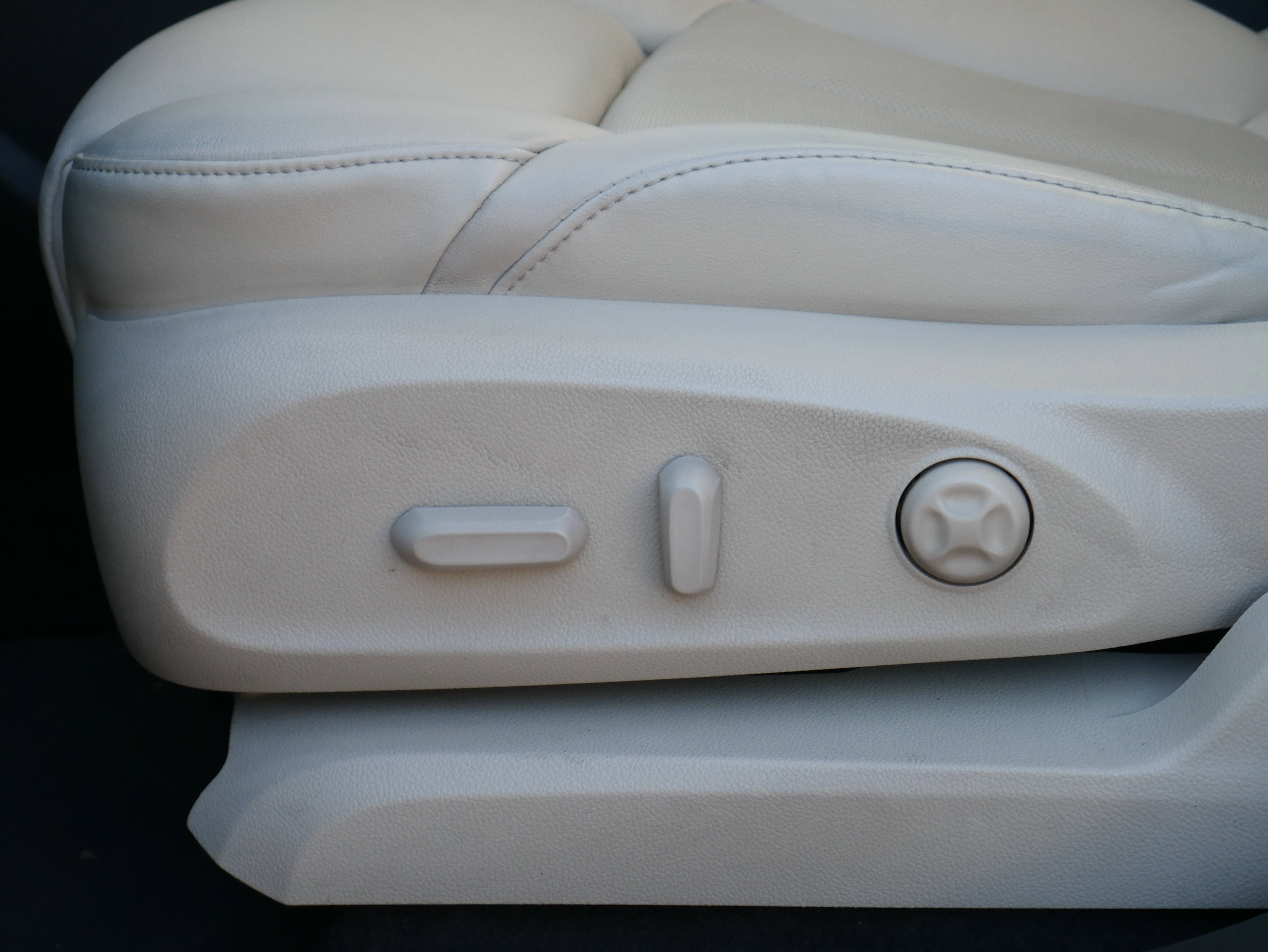 Used 2019 Buick Envision Premium w/ Driver Confidence Package image 13