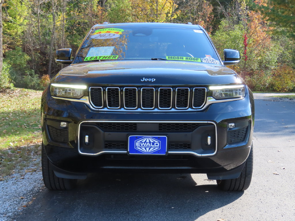 Used 2022 Jeep Grand Cherokee Overland w/ Luxury Tech Group IV AWD/4WD image 20