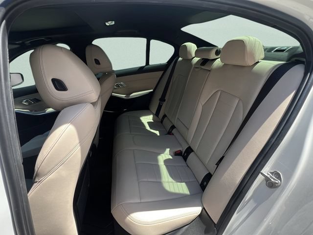 Used 2022 BMW 330e w/ M Sport Package RWD image 9
