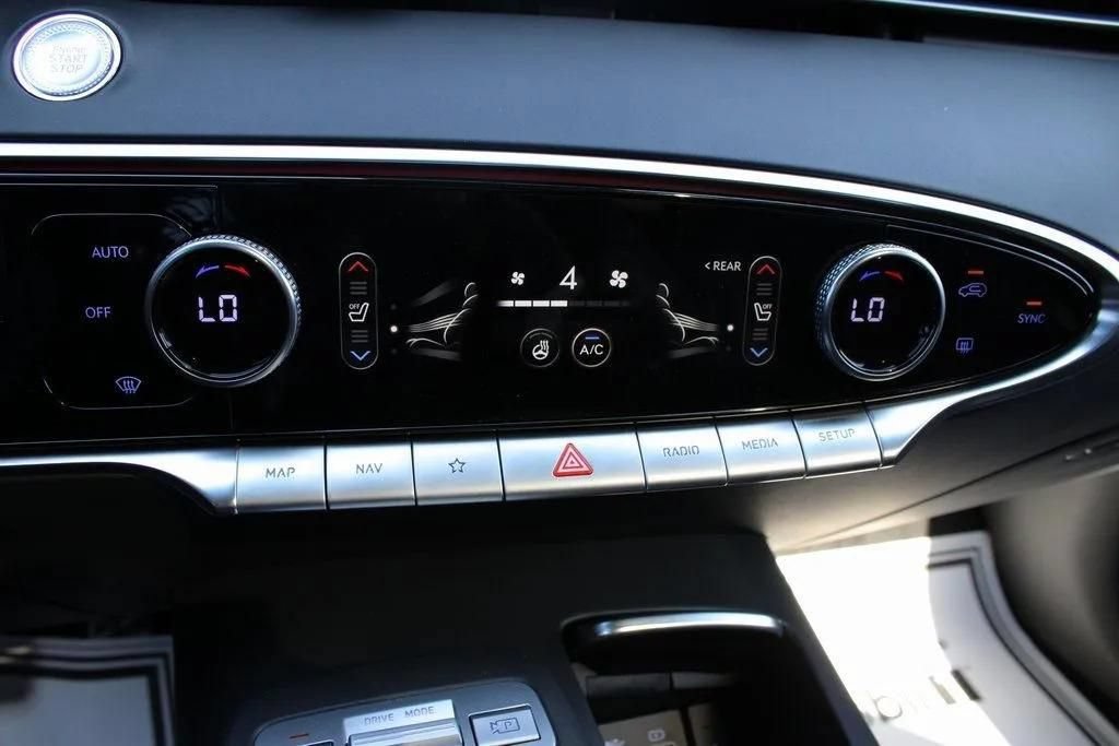 Used 2024 Genesis GV70 2.5T w/ Sport Prestige Package AWD/4WD image 19