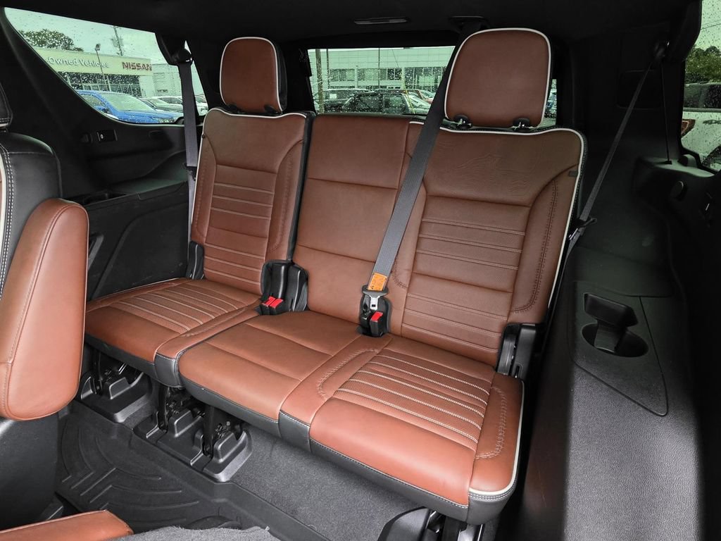 Used 2023 GMC Yukon Denali Ultimate AWD/4WD image 19