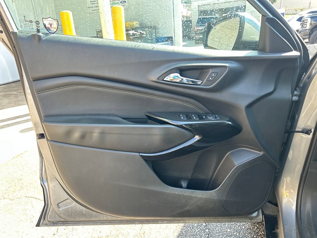 Used 2024 Chevrolet Trax LT w/ Driver Confidence Package FWD image 9