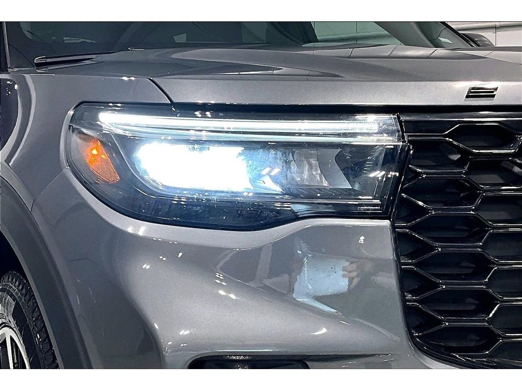 Used 2025 Ford Explorer ST-Line image 30