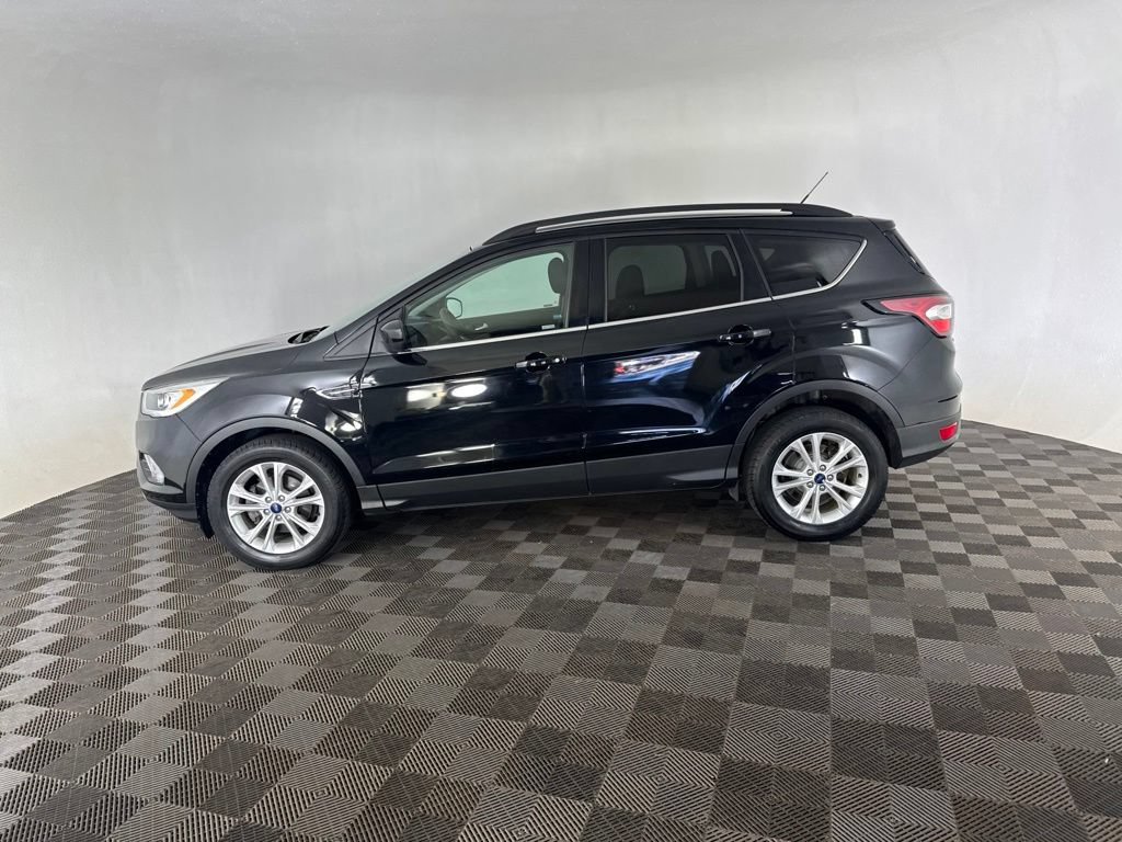 Used 2017 Ford Escape SE w/ Equipment Group 201A FWD image 9