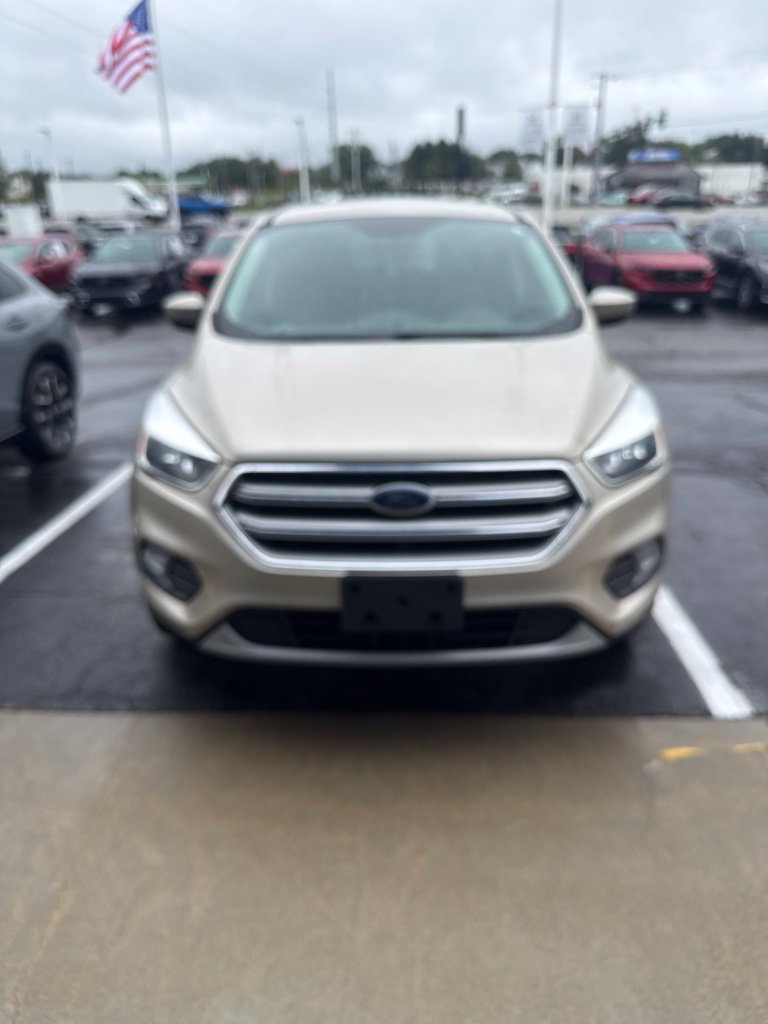 Used 2017 Ford Escape SE AWD/4WD image 2