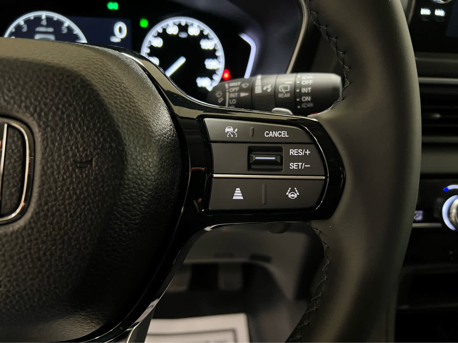 New 2025 Honda Pilot Touring image 22