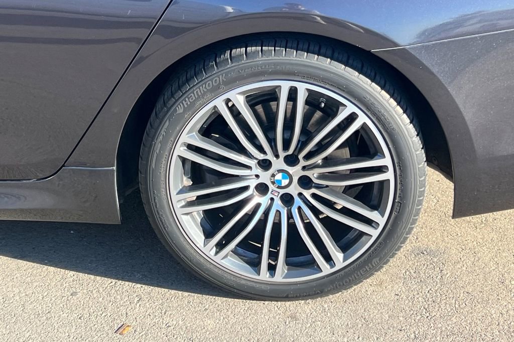 Used 2020 BMW 530i w/ M Sport Package image 5