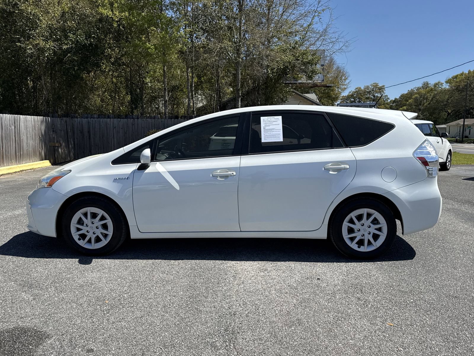 Used 2014 Toyota Prius V Three image 2