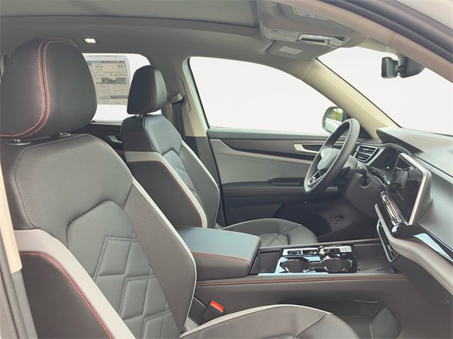 New 2025 Volkswagen Atlas Peak Edition SE image 15