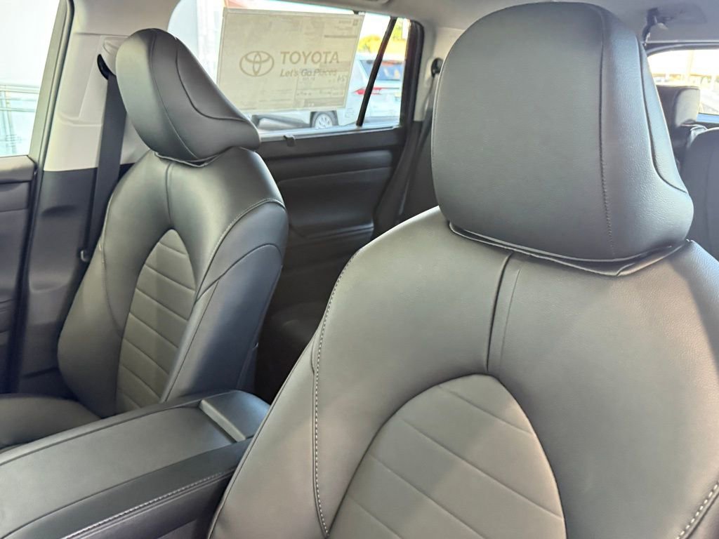 New 2026 Toyota Highlander XLE image 18