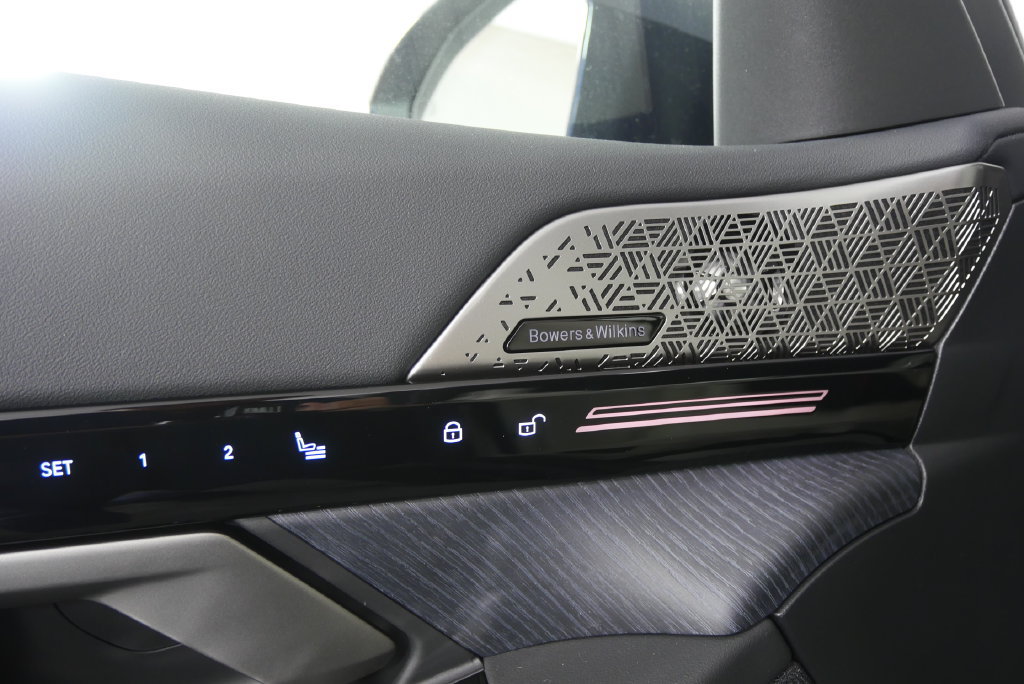 Used 2026 BMW 530i w/ Executive Package RWD image 9