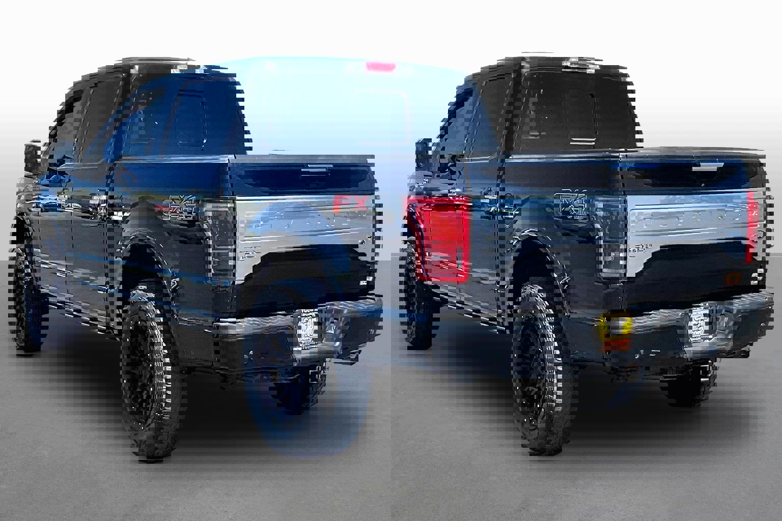 Used 2017 Ford F150 Platinum w/ Equipment Group 701A Luxury AWD/4WD image 11