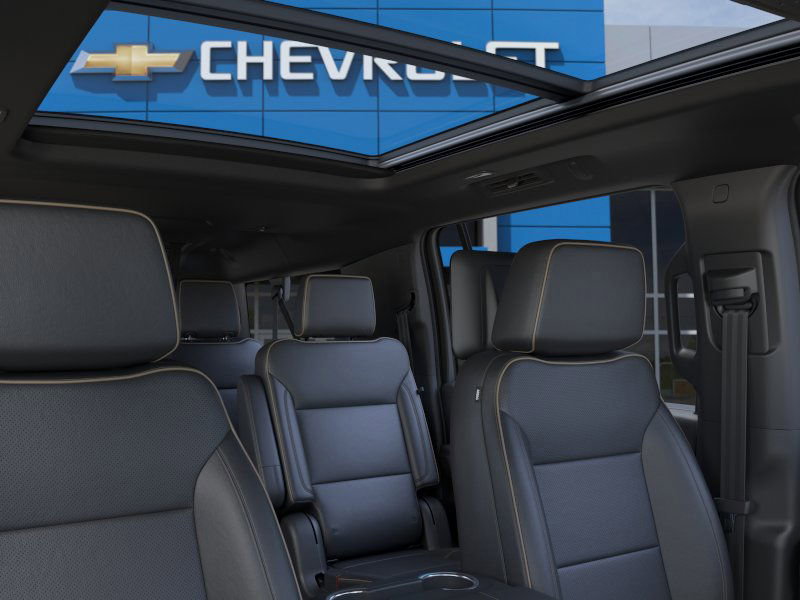New 2025 Chevrolet Suburban Premier image 24