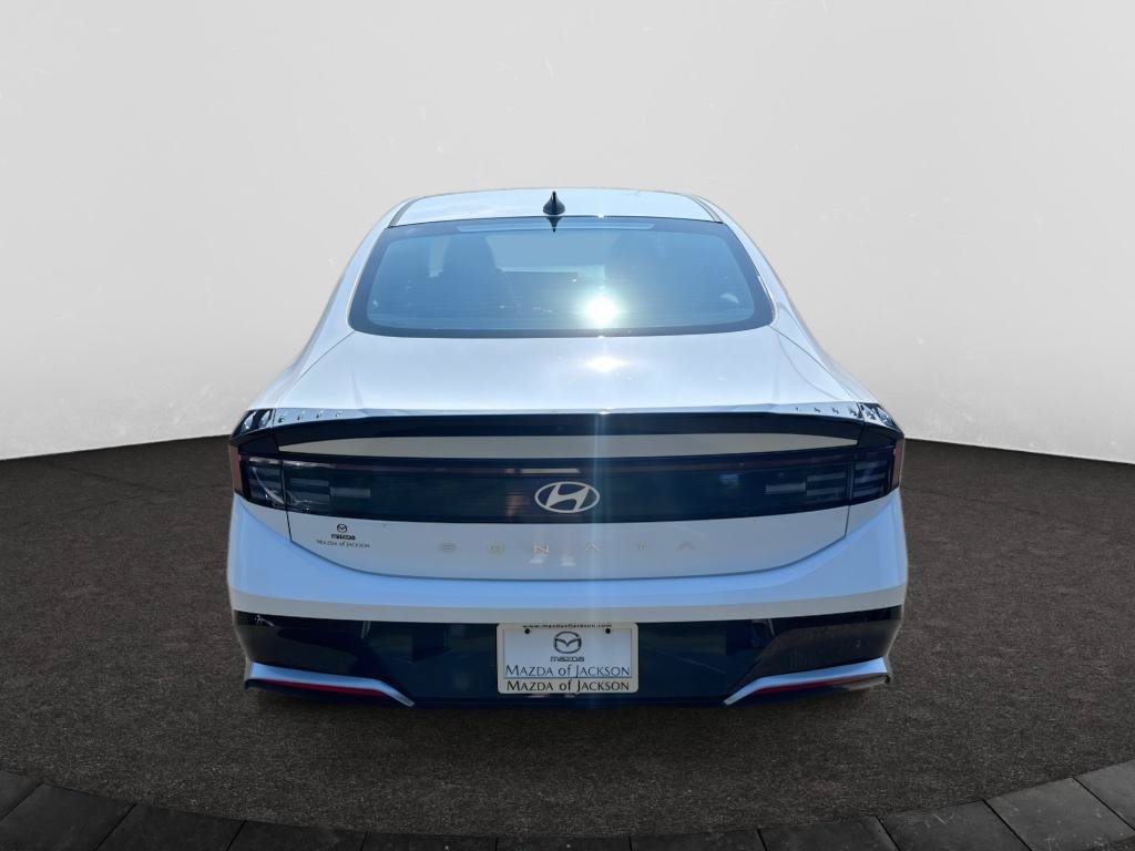 Used 2025 Hyundai Sonata SEL FWD image 4